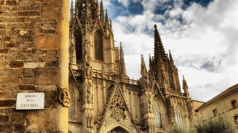 10 Things to Do in the Gothic Quarter of Barcelona - Through Eternity Tours