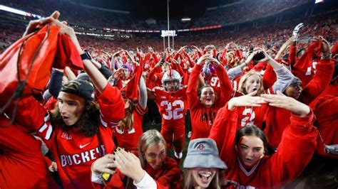 Ranking the college football teams with the most fans