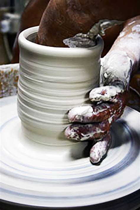 Wheel Throwing – Sam Mui Kuang Pottery