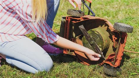 How to sharpen lawn mower blades in 4 easy steps | Top Ten Reviews