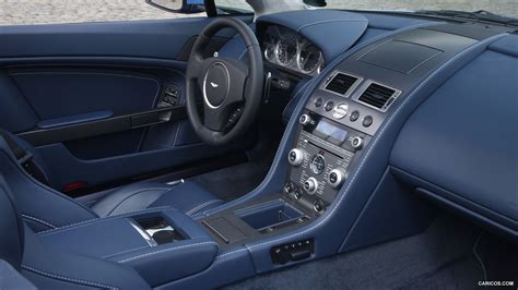 Aston Martin V8 Vantage (2012) - Interior | Caricos