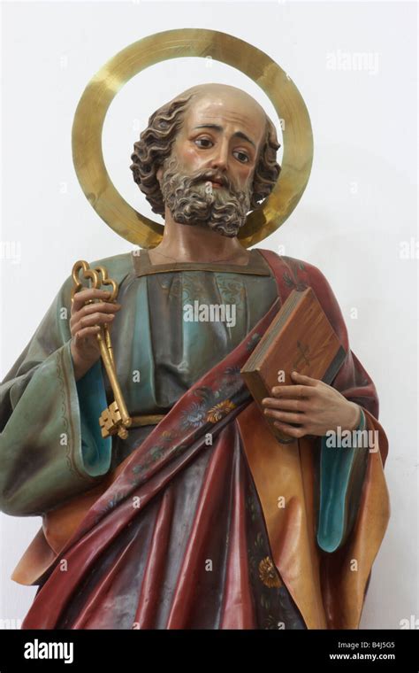 Statue of Saint Peter holding key Stock Photo - Alamy