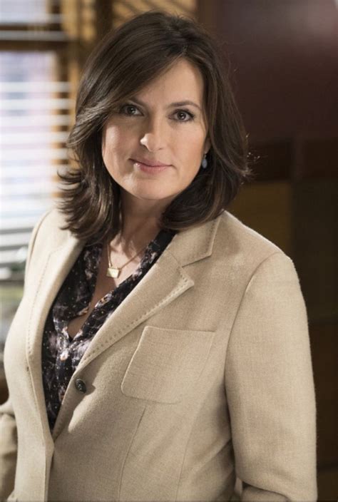 Mariska Hargitay as Olivia Benson SVU S16 Ep 8 | Law and order, Law and order svu, Hair evolution