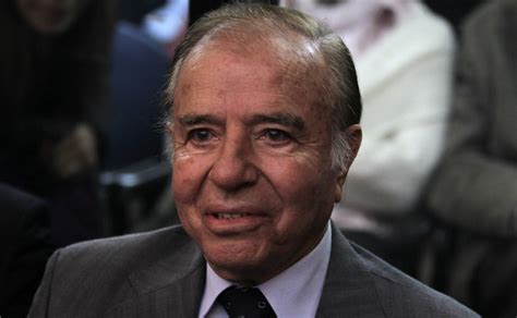 Hospitalizan a expresidente argentino Carlos Menem por "fuerte neumonía"