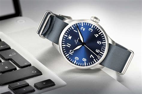 12 Best Men's Automatic Watches Under $500 of 2022 | HiConsumption
