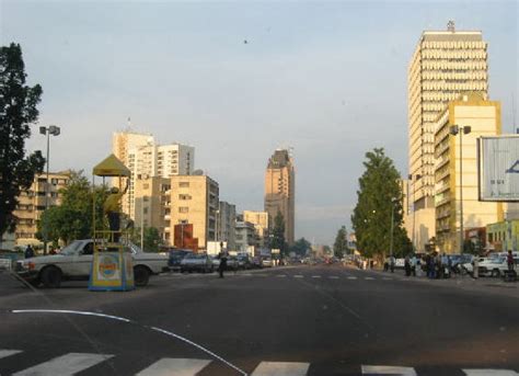 The rise of the street: the population of Kinshasa as an unpredictable ...