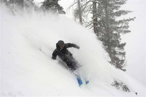 Alpine Meadows Lake Tahoe Avalanche leaves 1 dead | Ski Patrol Conducts a Thorough Search