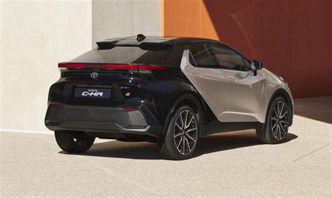 Toyota C-HR muestras las cartas de su segunda generación