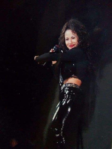 What is your favorite outfit of Selena? : r/SelenaQuintanilla