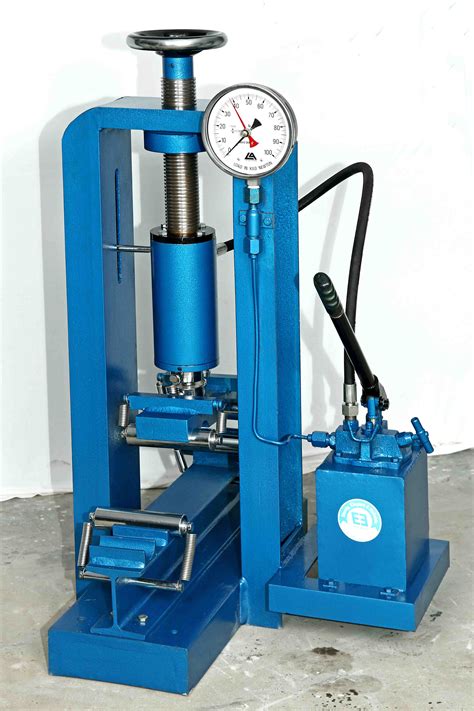 Flexural Strength Testing Machine - Hand Operated