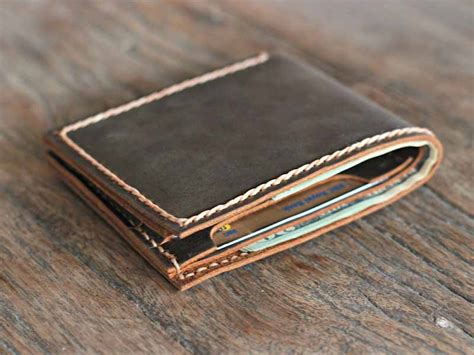 Personalized Bifold Leather Wallet For Men - Gifts For Men