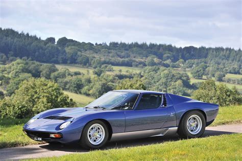 Lamborghini Miura P400 SV