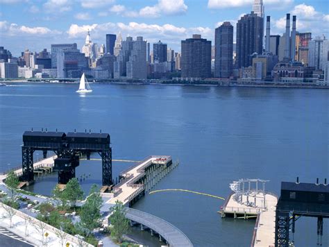 Gantry Plaza State Park - Architizer