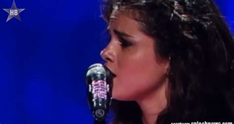 Selena Gomez Crying For Justin Bieber While Singing Love Will Remember ...