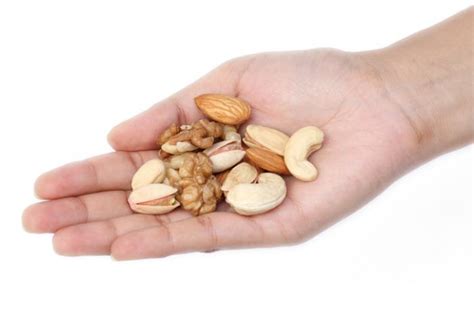 Daily handful of nuts slashes the risk of disease and death