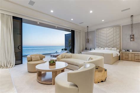 Dr. Dre lists Malibu mansion for $20M