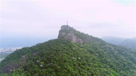 Cristo Redentor, Christ the Redeemer statue in Rio De Janeiro, Brazil ...