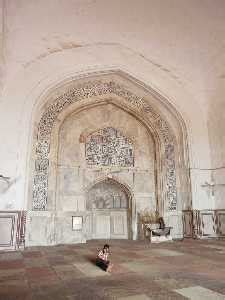 Jama Masjid Agra > Images, History, Timings, Location