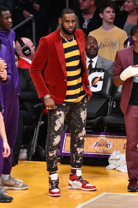 See LeBron James' greatest suits through the years, from oversized to chic