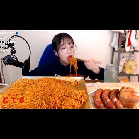 Spicy Fire Noodle Challenge Korean mukbang eating show | Spicy Fire ...