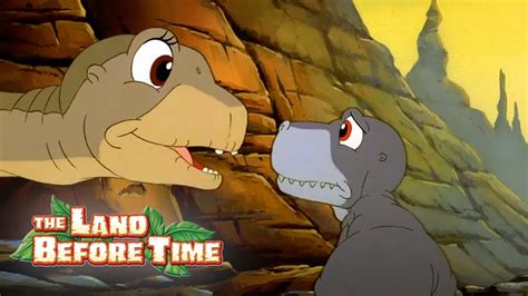 Chomper reunites with Littlefoot | The Land Before Time - YouTube