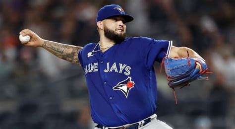 Blue Jays' starting pitchers find camaraderie with group walkout ritual