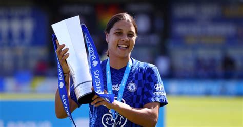 Sam Kerr scores 'outrageous' double as Chelsea secure record-breaking ...