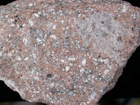 Rhyolite: Fine-Grained Felsic Rock