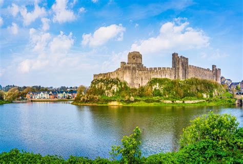 7 of the Best Castles in Pembrokeshire | Welsh Cottages