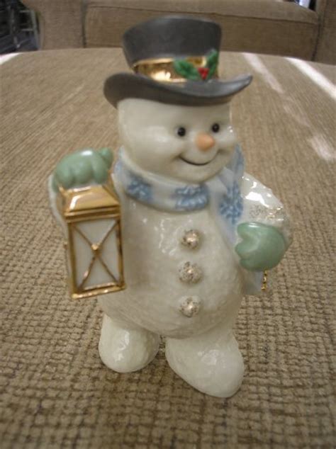 LENOX CHRISTMAS SNOWMAN FIGURINE with LANTERN!