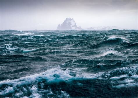 Antarctic ocean currents heading for collapse, study finds