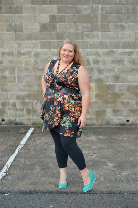 Love a Good Tunic & Leggings Combo {She Wore What} • Suger Coat It | Plus size fashion blog ...