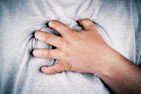 Tightness In Chest: 10 Causes of Tightness In Chest