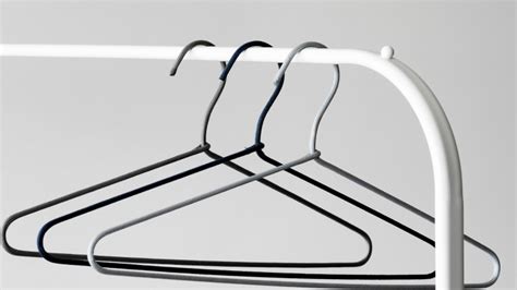 8 Creative Uses of Coat Hangers — Brilliant Life Hacks