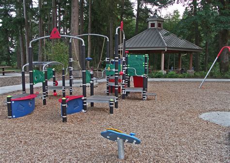 File:EbrightCreekParkPlaygroundEquipment.jpg - Wikimedia Commons