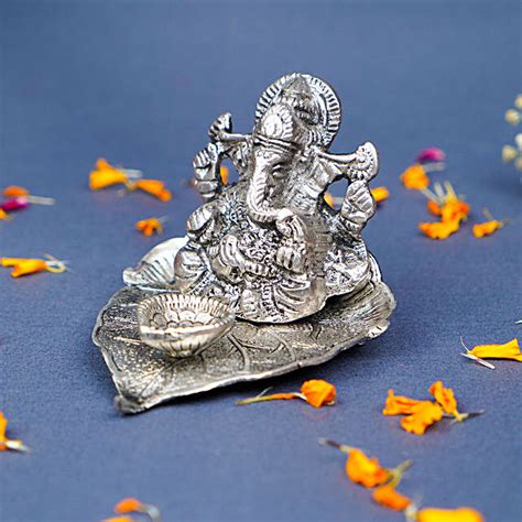 Buy/Send Handcrafted Ganesha Idol Online- FNP