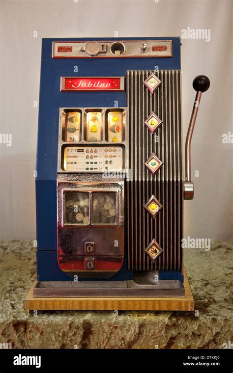 Mechanical slot machines; Antique vintage Jubilee gambling Mills Slot ...