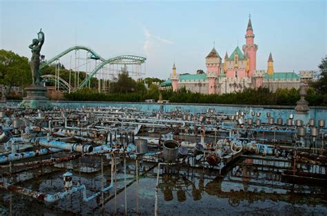 Nara Dreamland, Japan | Abandoned theme parks, Abandoned amusement parks, Abandoned places