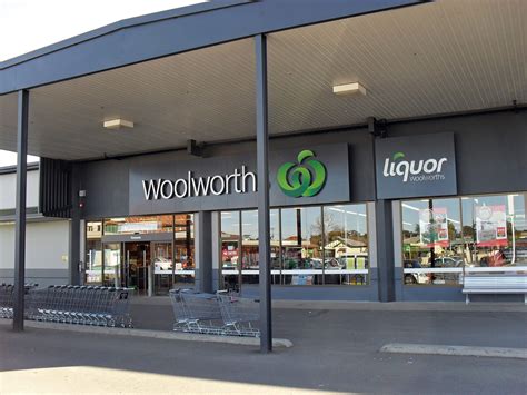 Coles And Woolworths Flooded With Online Orders As Aussies Self-Isolate ...