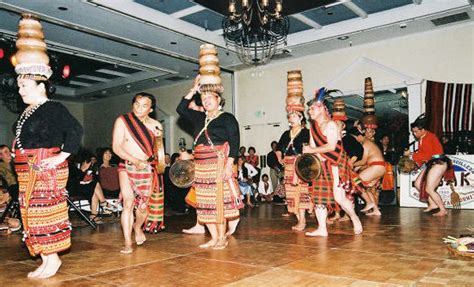 Culture of the Philippines: Banga dance