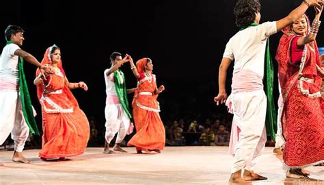 List of 14 Traditional Folk Dances of Bihar with Photos