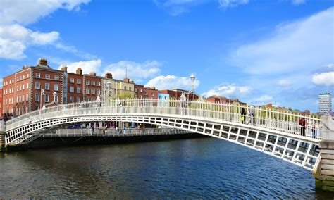 The Ha’Penny Bridge, Dublin - Tiplr