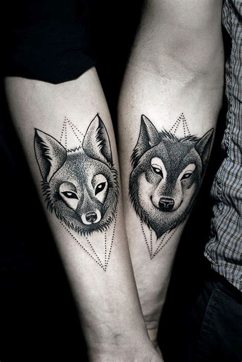 Aggregate 72+ wolf couple tattoo super hot - vova.edu.vn