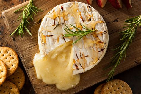 What To Serve With Brie Cheese (25+ Tasty Sides to Try) - Becoming A Chef