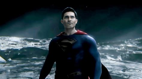 Superman & Lois' Big Doomsday Moon Fight Echoes Superman IV In All The Worst Ways - NewsFinale