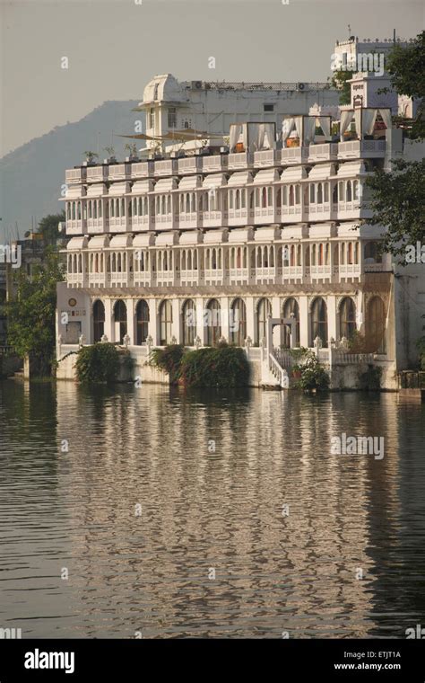 The Lake Pichola hotel. Udaipur, Rajasthan, India Stock Photo - Alamy