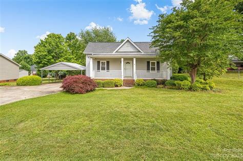 Belmont, NC Real Estate - Belmont Homes for Sale | realtor.com®