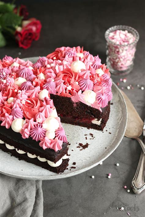 Valentine's Day Chocolate Heart Cake | Bake to the roots