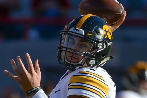 Iowa Football Recruiting: #Swarm2019 Quarterback Targets