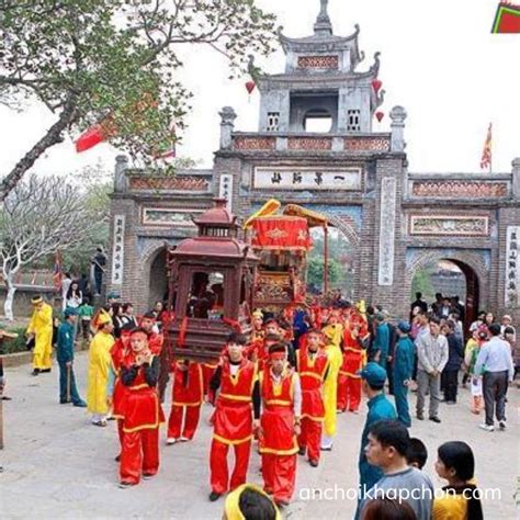 The beauty of ethnic culture in the Co Loa temple festival in Hanoi may ...